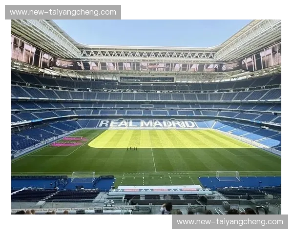 伯纳乌的星空：皇马与比利亚雷亚尔的绿茵较量，一场足球与荣耀的史诗